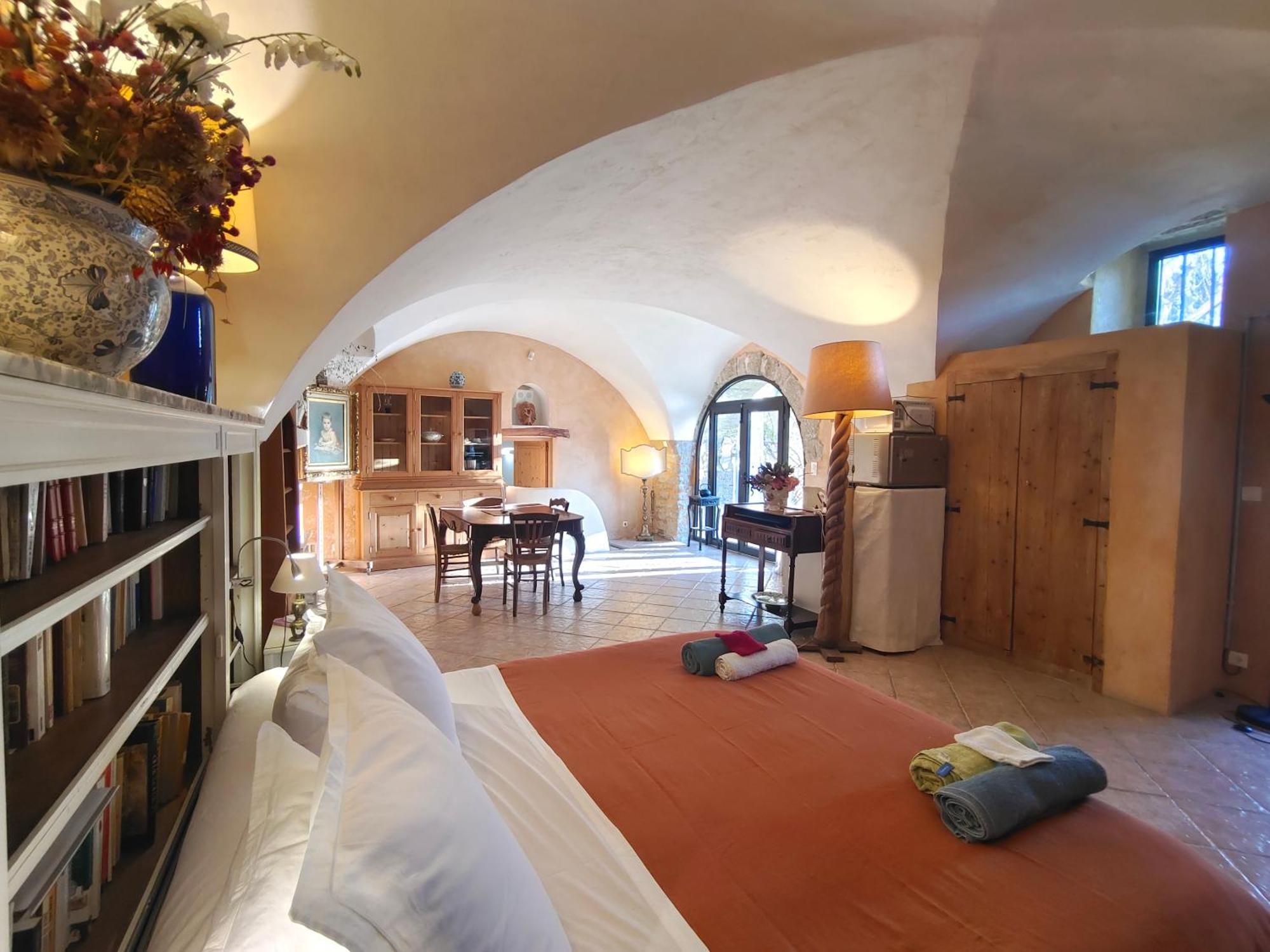Rue Du Chateau A Cabrieres D'Avignon Bed and Breakfast Eksteriør billede