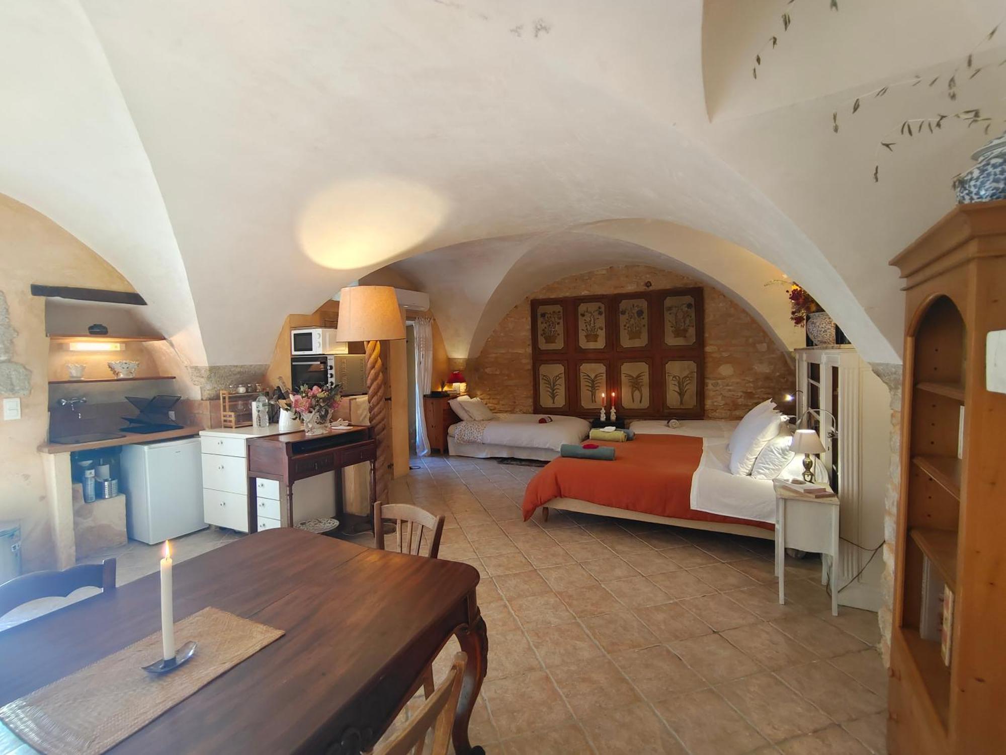 Rue Du Chateau A Cabrieres D'Avignon Bed and Breakfast Eksteriør billede