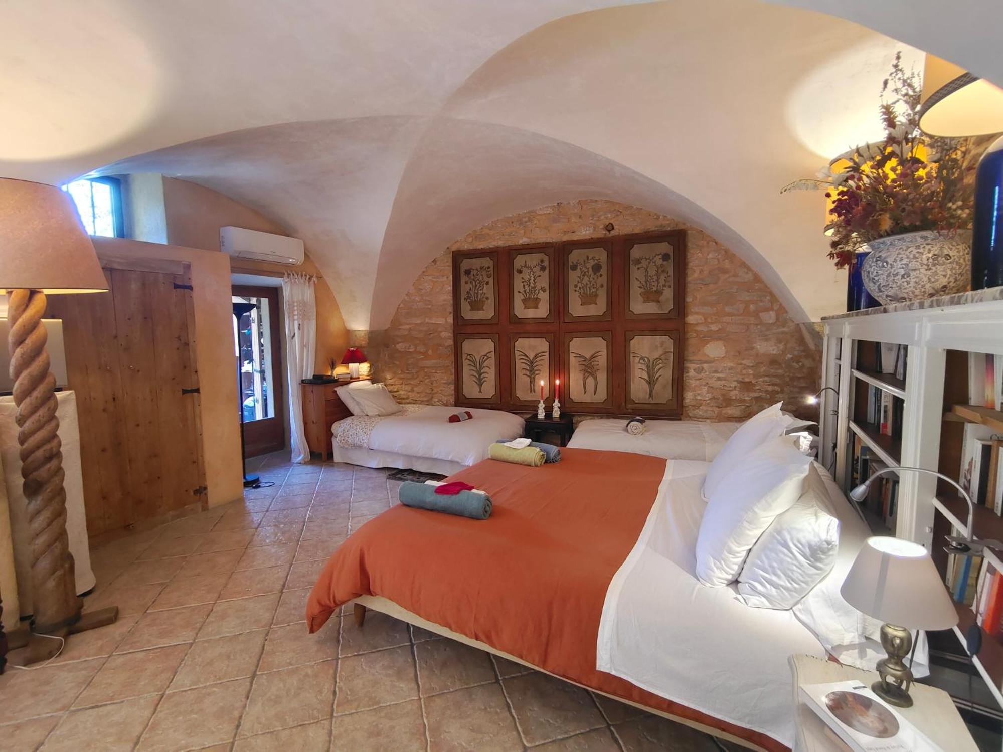 Rue Du Chateau A Cabrieres D'Avignon Bed and Breakfast Eksteriør billede
